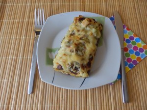 palačinke s piletinom, palačinke punjenje mesom, palačinke s puretinom, palačinke u mliječnom umaku, palačinke s graškom i mesom