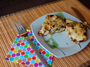 palačinke s piletinom, palačinke punjenje mesom, palačinke s puretinom, palačinke u mliječnom umaku, palačinke s graškom i mesom