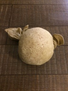 šaranje jaja, farbanje jaja, jaja s gumicom, izrada jaja s gumicom, uskršnja jaja