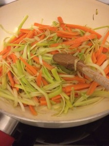 losos s povrćem, losos s porilukom, losos u umaku